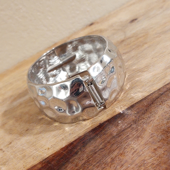 Hinged Bangle - Picture 2 of 4